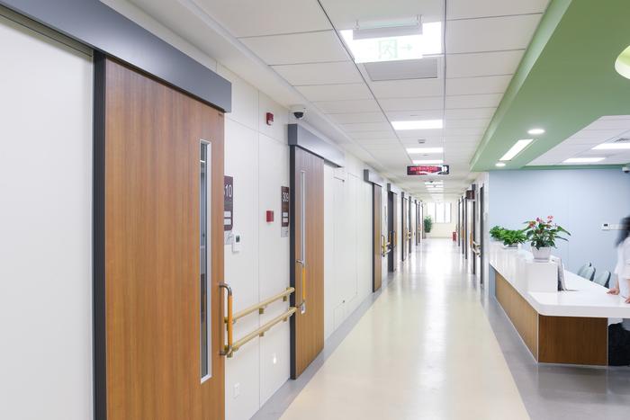 �t(y��)���T