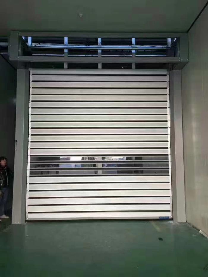 �������������T